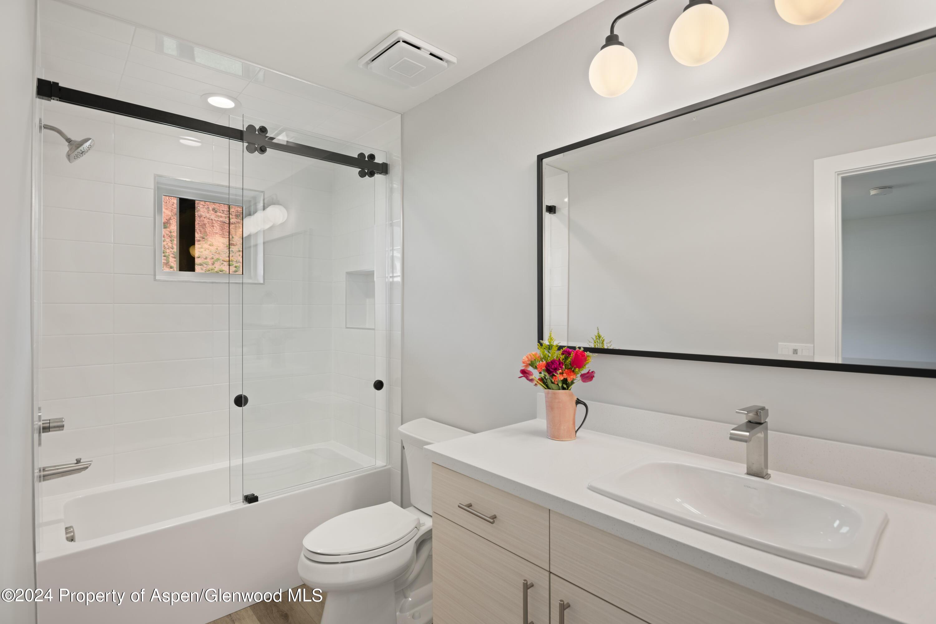 Glenwood Springs, Colorado, 81601, United States, 4 Bedrooms Bedrooms, ,4 BathroomsBathrooms,Residential,For Sale,1898816