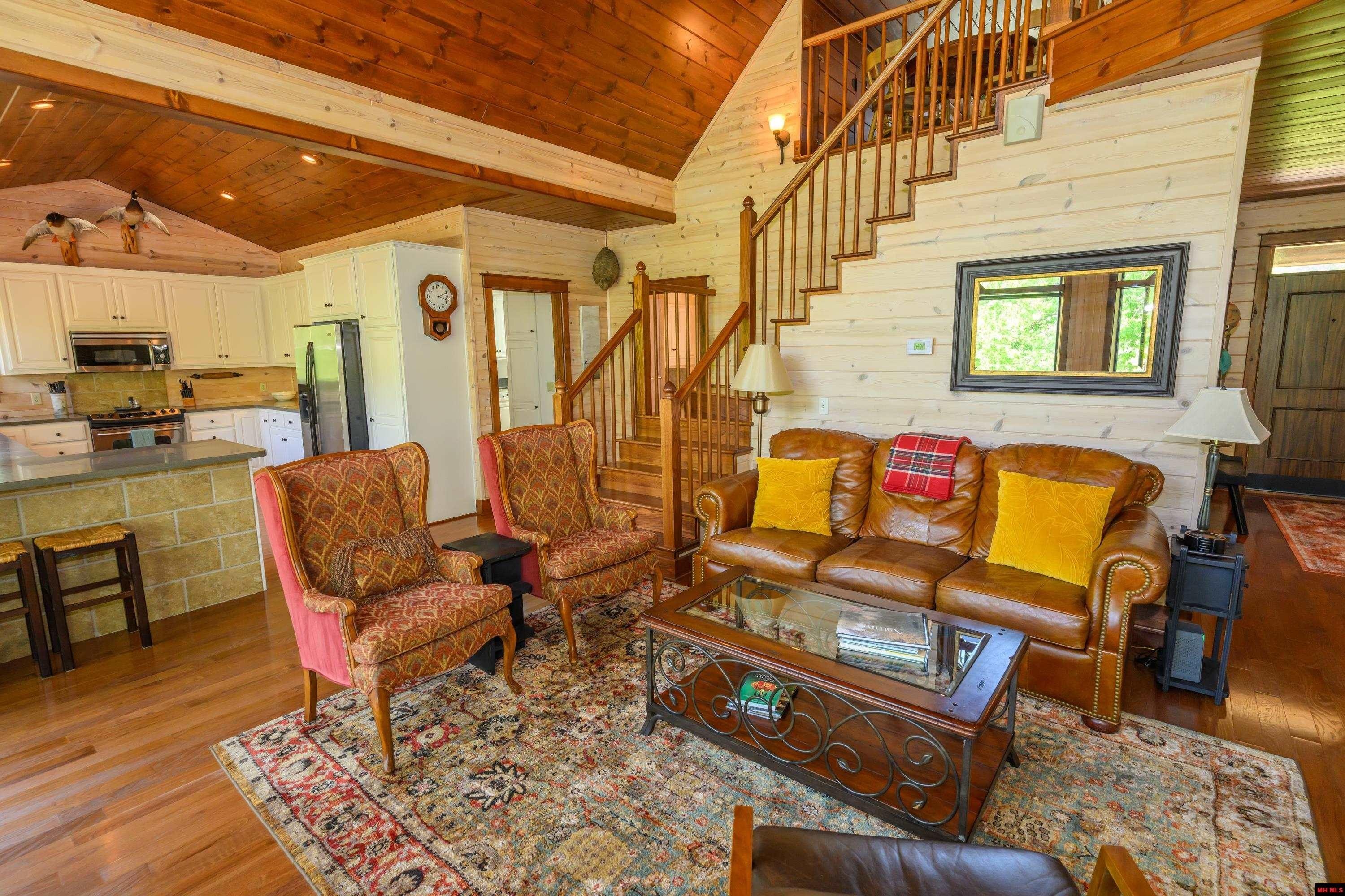 Norfork, Arkansas, 72658, United States, 3 Bedrooms Bedrooms, ,3 BathroomsBathrooms,Residential,For Sale,1921942