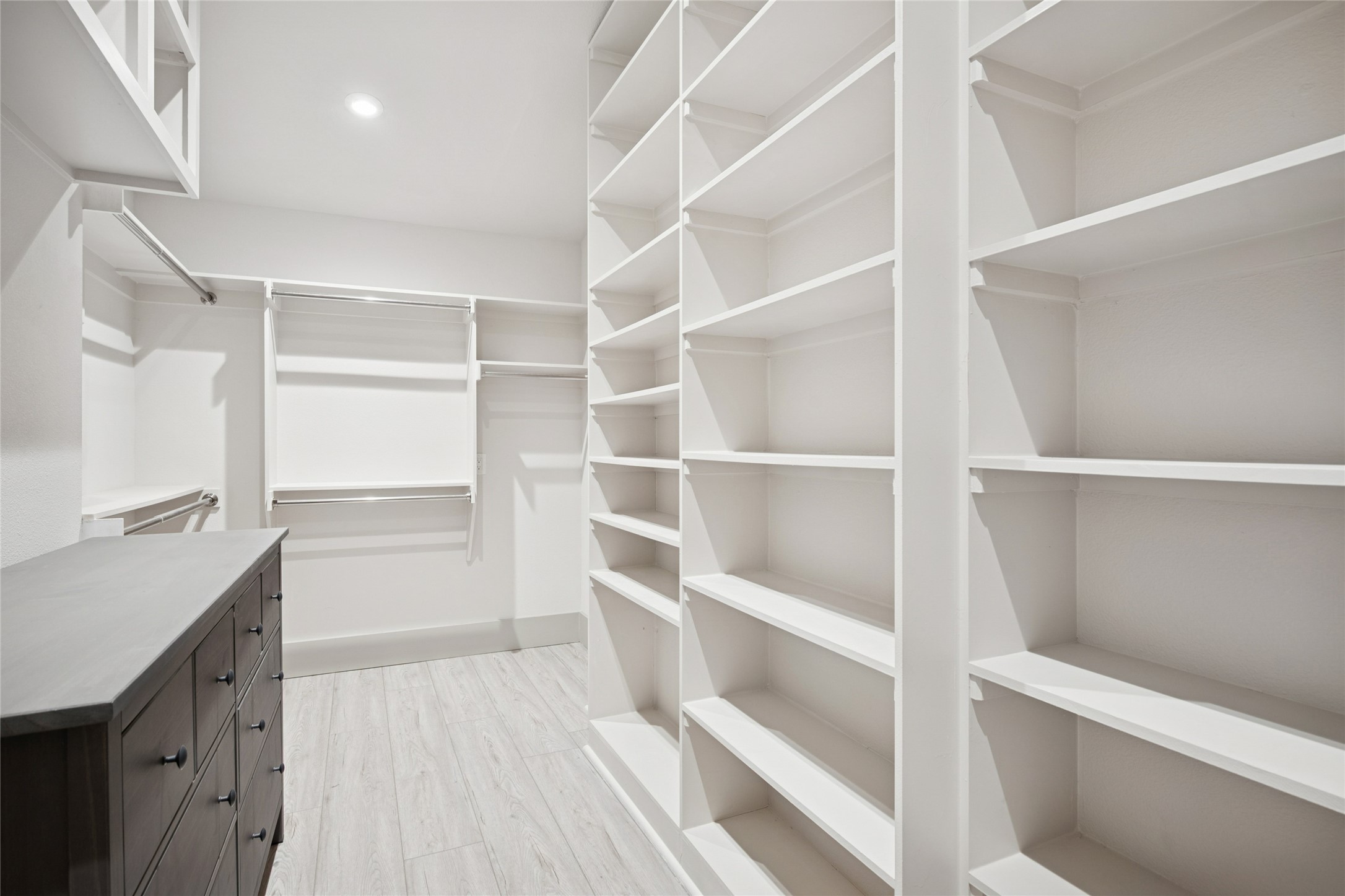 Highland Village, Texas, 75077, United States, 4 Bedrooms Bedrooms, ,3 BathroomsBathrooms,Residential,For Sale,1989492