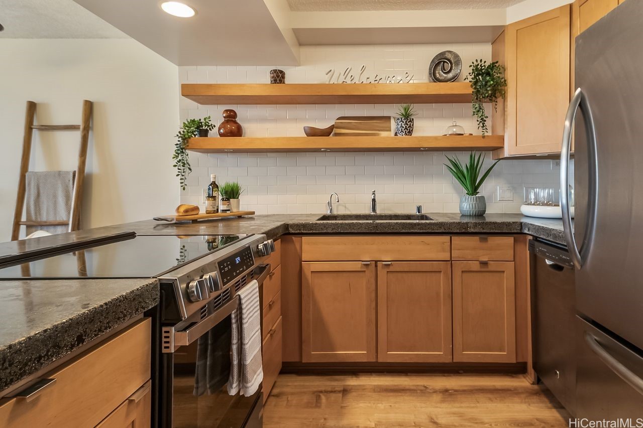 Honolulu, Hawaii, 96816, United States, 2 Bedrooms Bedrooms, ,2 BathroomsBathrooms,Residential,For Sale,1836905