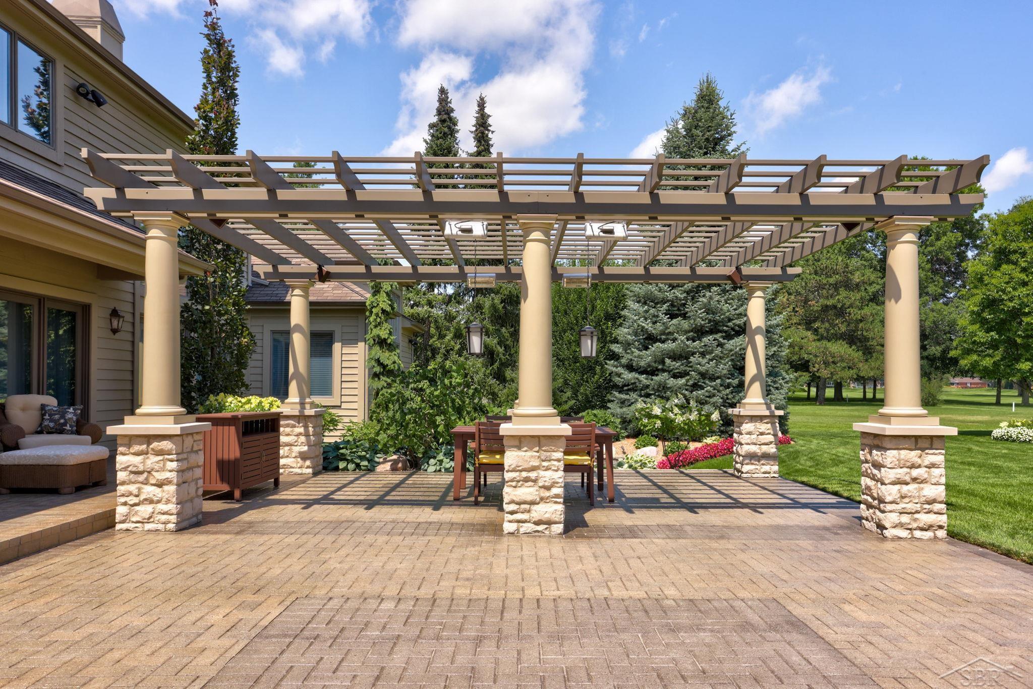 210 Golfview, Saginaw, Michigan, 48638, United States, 4 Bedrooms Bedrooms, ,6 BathroomsBathrooms,Residential,For Sale,210 Golfview,1320030