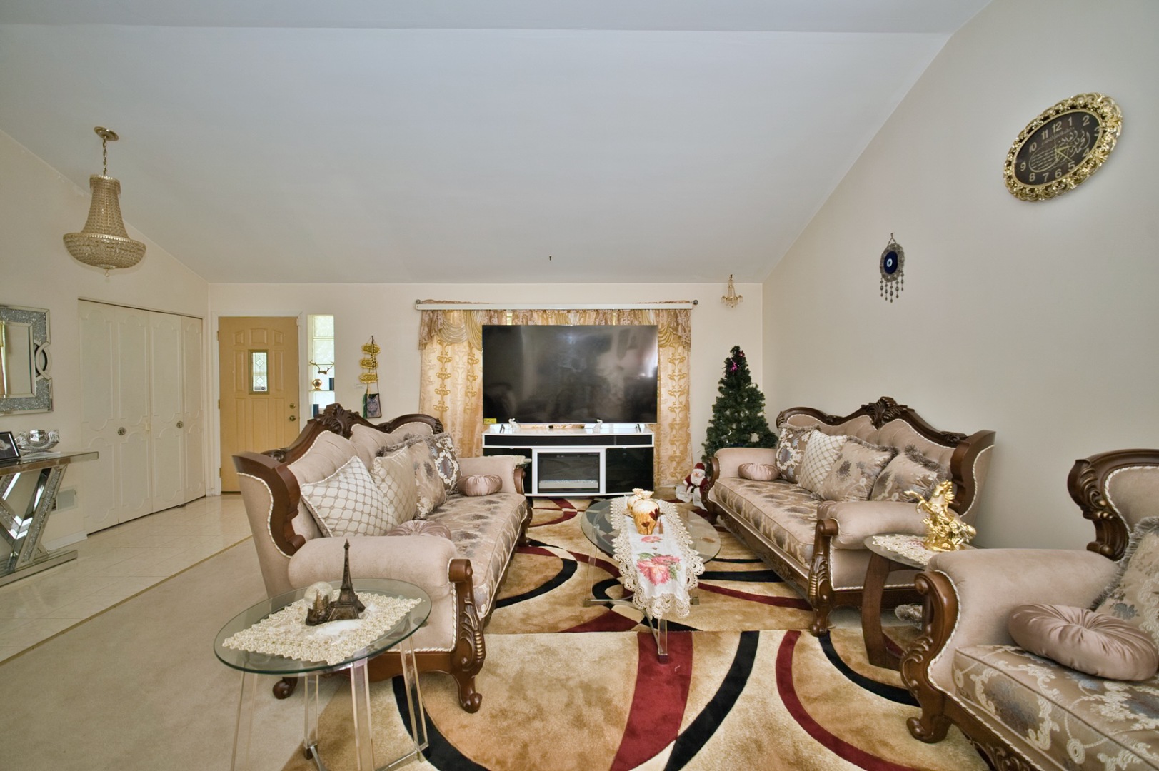 Skokie, Illinois, 60076, United States, 4 Bedrooms Bedrooms, ,3 BathroomsBathrooms,Residential,For Sale,2010022