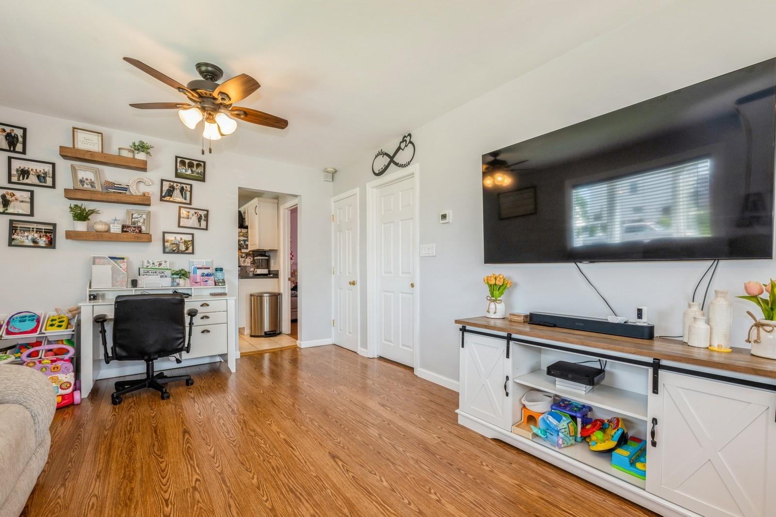 Lindenhurst, New York, 11757, United States, 2 Bedrooms Bedrooms, ,1 BathroomBathrooms,Residential,For Sale,1847928