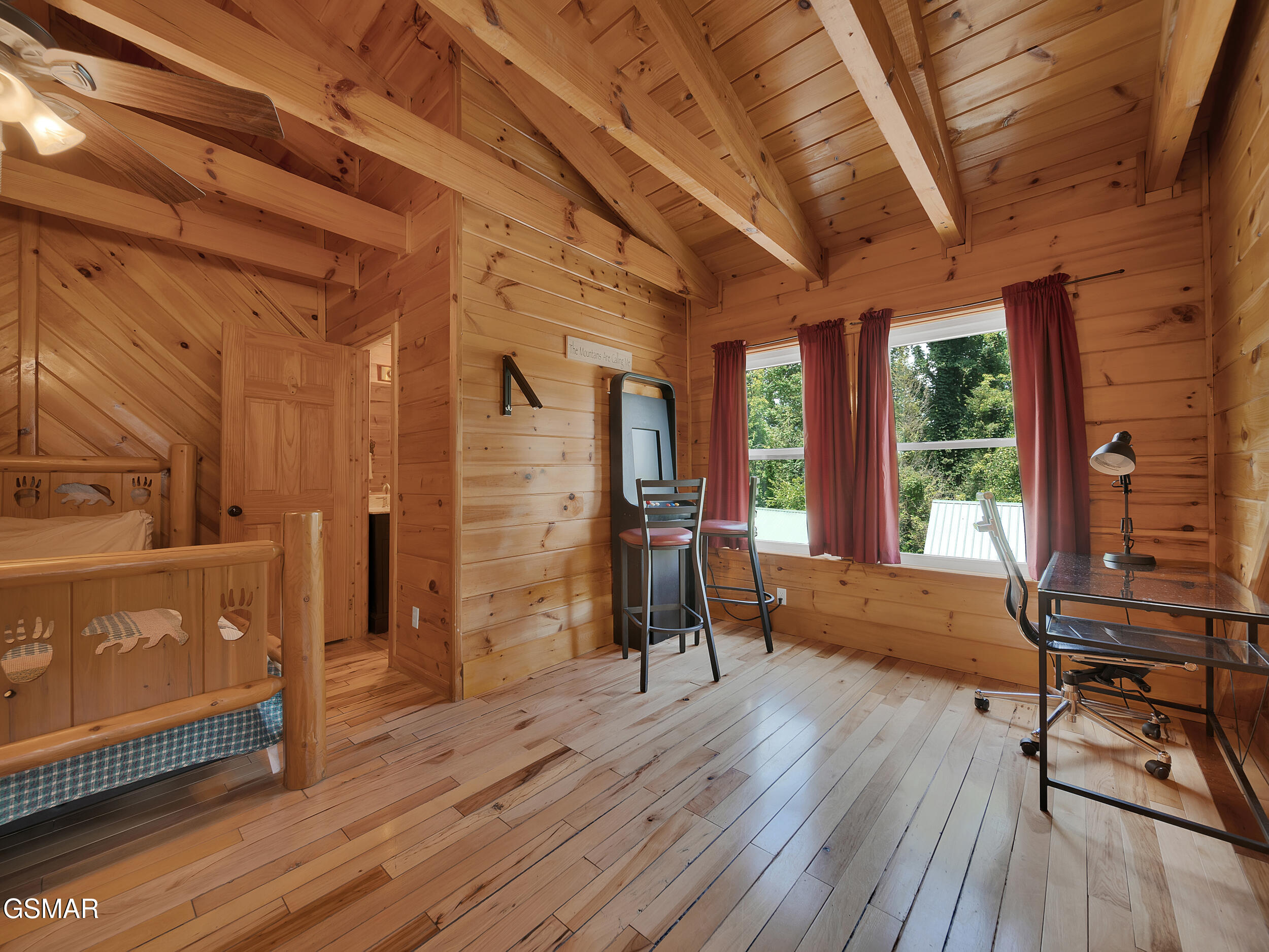 Gatlinburg, Tennessee, 37738, United States, 2 Bedrooms Bedrooms, ,2 BathroomsBathrooms,Residential,For Sale,1982435