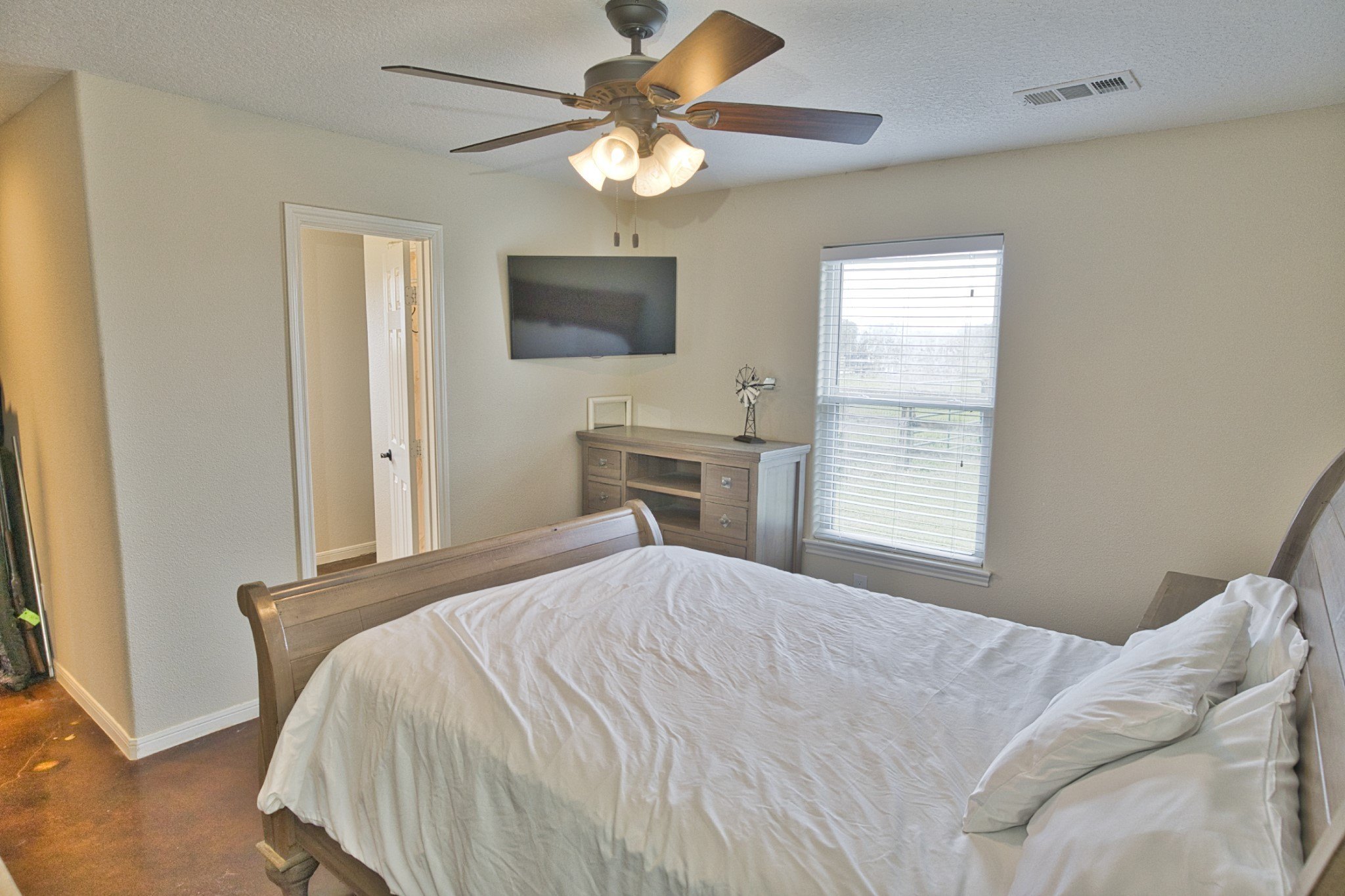 Brazoria, Texas, 77422, United States, 6 Bedrooms Bedrooms, ,6 BathroomsBathrooms,Residential,For Sale,1978625