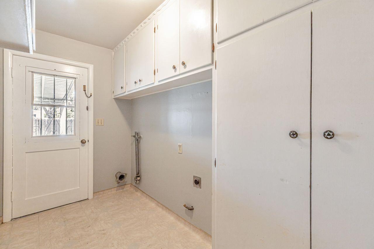 Sacramento, California, 95864, United States, 3 Bedrooms Bedrooms, ,2 BathroomsBathrooms,Residential,For Sale,1838270