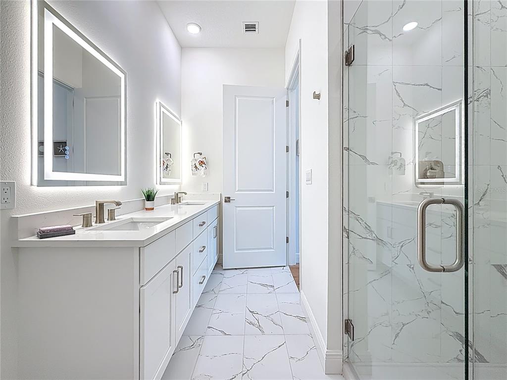 St Petersburg, Florida, 33701, United States, 2 Bedrooms Bedrooms, ,2 BathroomsBathrooms,Residential,For Sale,1889931