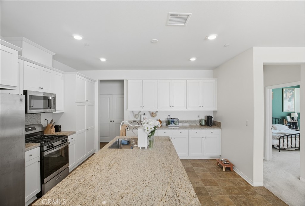 Hemet, California, 92545, United States, 3 Bedrooms Bedrooms, ,2 BathroomsBathrooms,Residential,For Sale,1950235