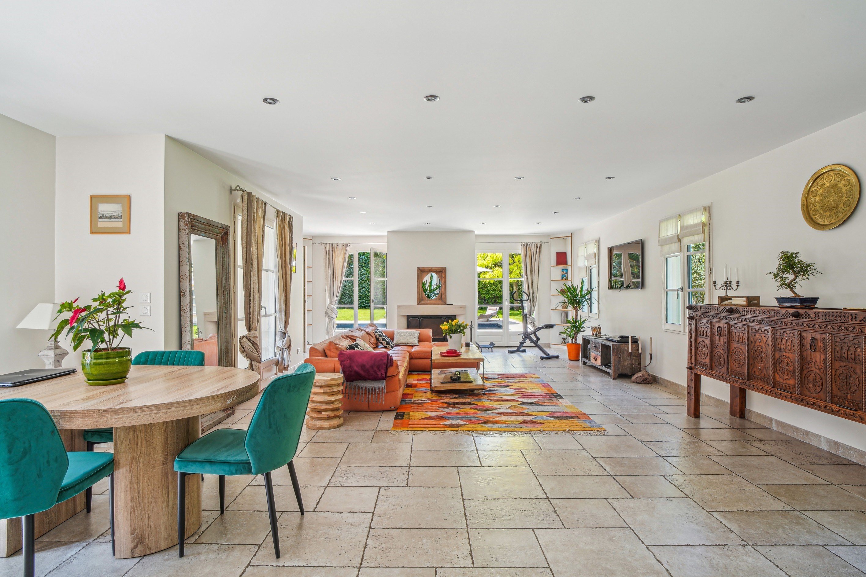  Exceptional property in the heart of Montfort l