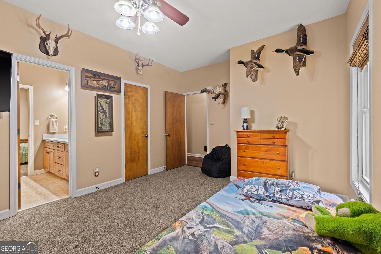 Cumming, Georgia, 30028, United States, 4 Bedrooms Bedrooms, ,5 BathroomsBathrooms,Residential,For Sale,1859105