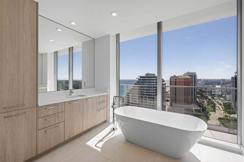 Fort Lauderdale, Florida, 33304, United States, 4 Bedrooms Bedrooms, ,4 BathroomsBathrooms,Residential,For Sale,1994835