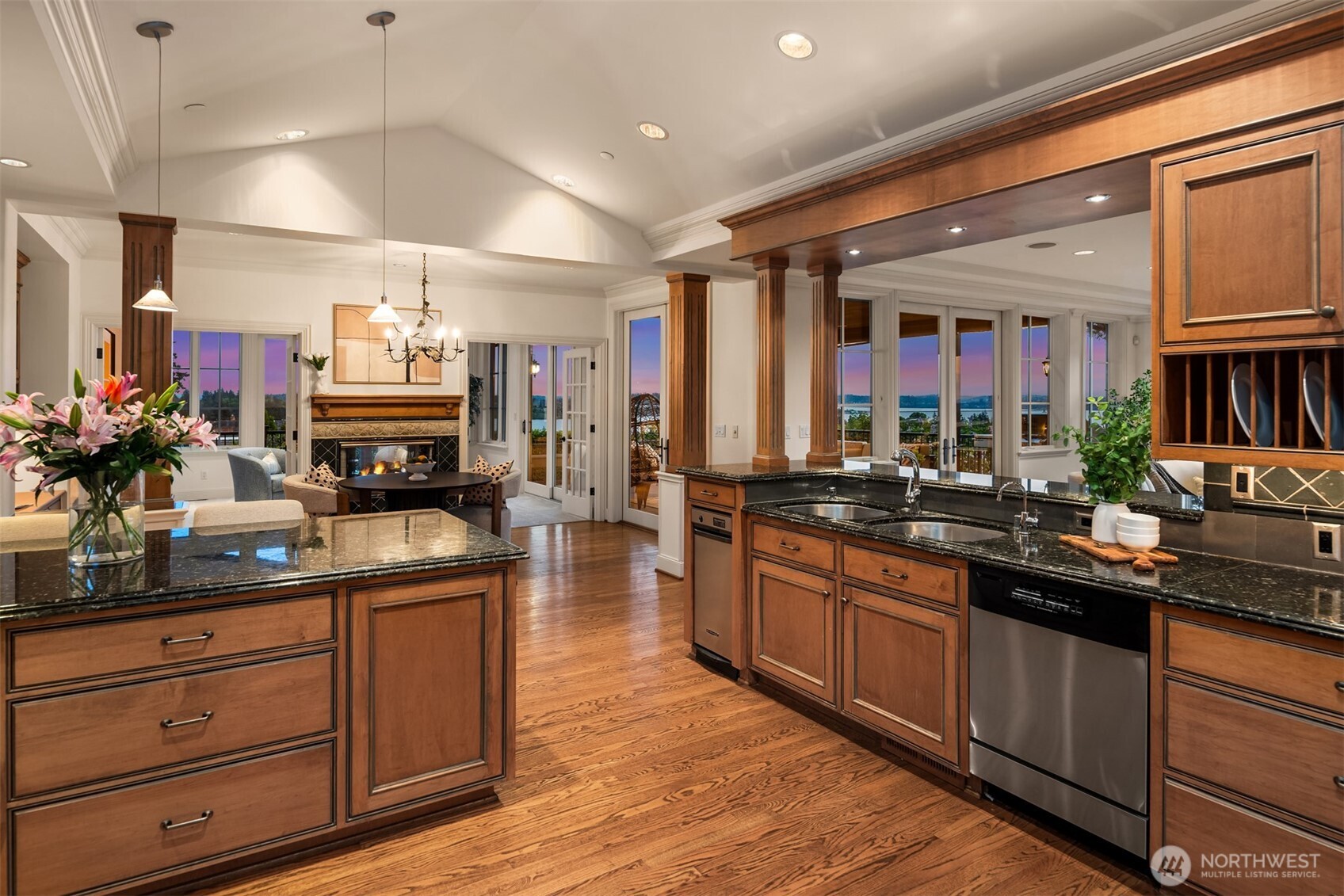 Clyde Hill, Washington, 98004, United States, 4 Bedrooms Bedrooms, ,4 BathroomsBathrooms,Residential,For Sale,1805060