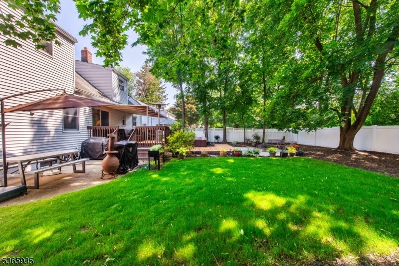 Wayne Twp., New Jersey, 07470, United States, 5 Bedrooms Bedrooms, ,3 BathroomsBathrooms,Residential,For Sale,1928449