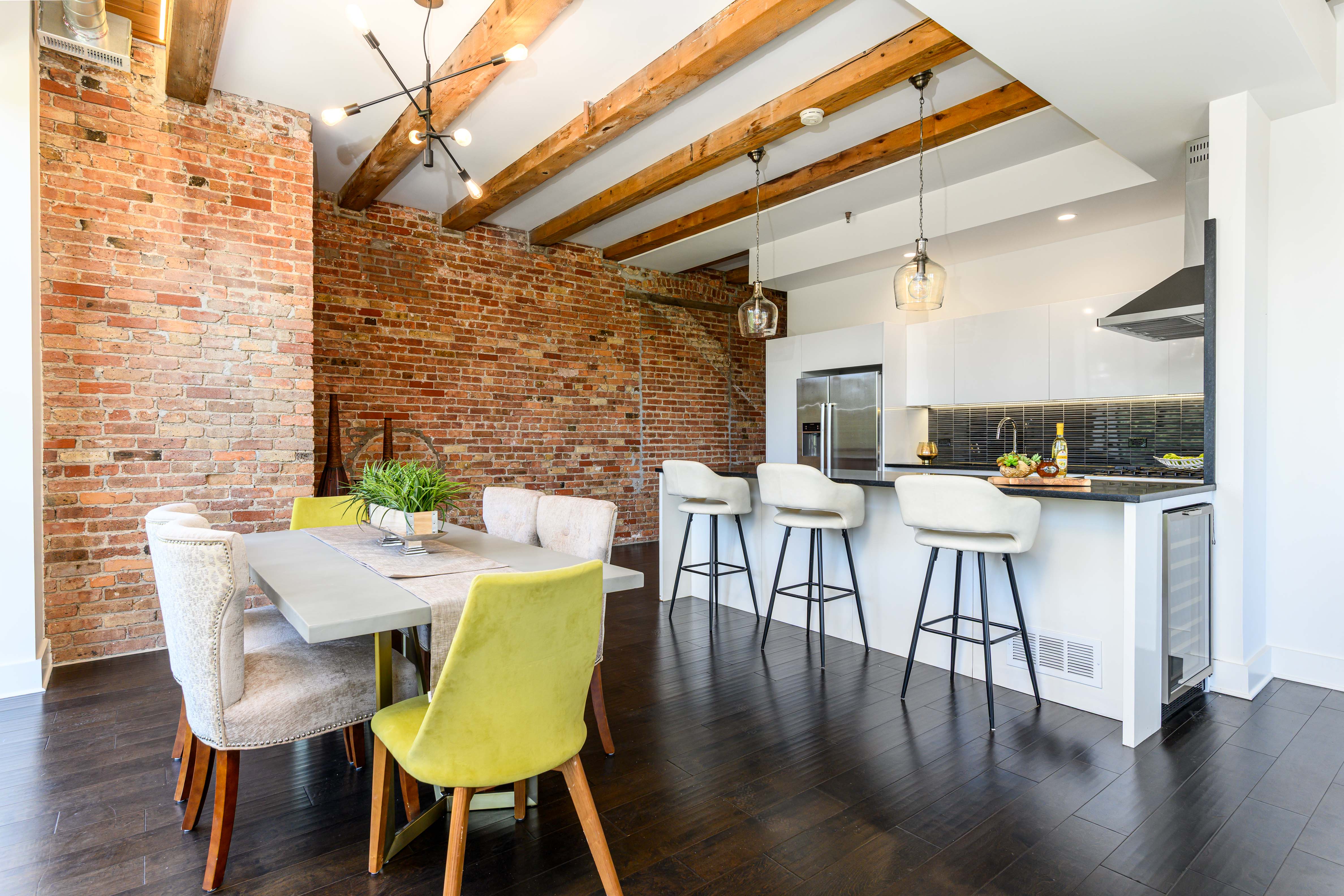  Stunning Mod Corner Loft with Downtown Views - 物件實景