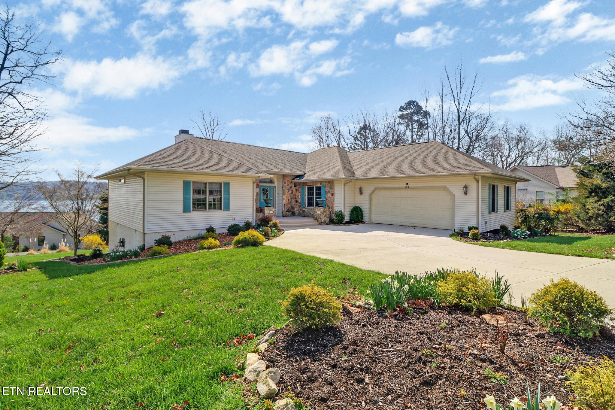 Mariners Dr, Crossville, TN 38558
