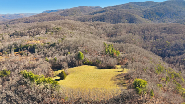 Middlesboro, Kentucky, 40965, United States, 3 Bedrooms Bedrooms, ,2 BathroomsBathrooms,Residential,For Sale,2012565