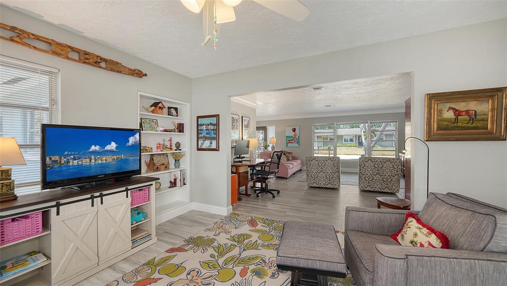 Sarasota, Florida, 34239, United States, 3 Bedrooms Bedrooms, ,2 BathroomsBathrooms,Residential,For Sale,1785802