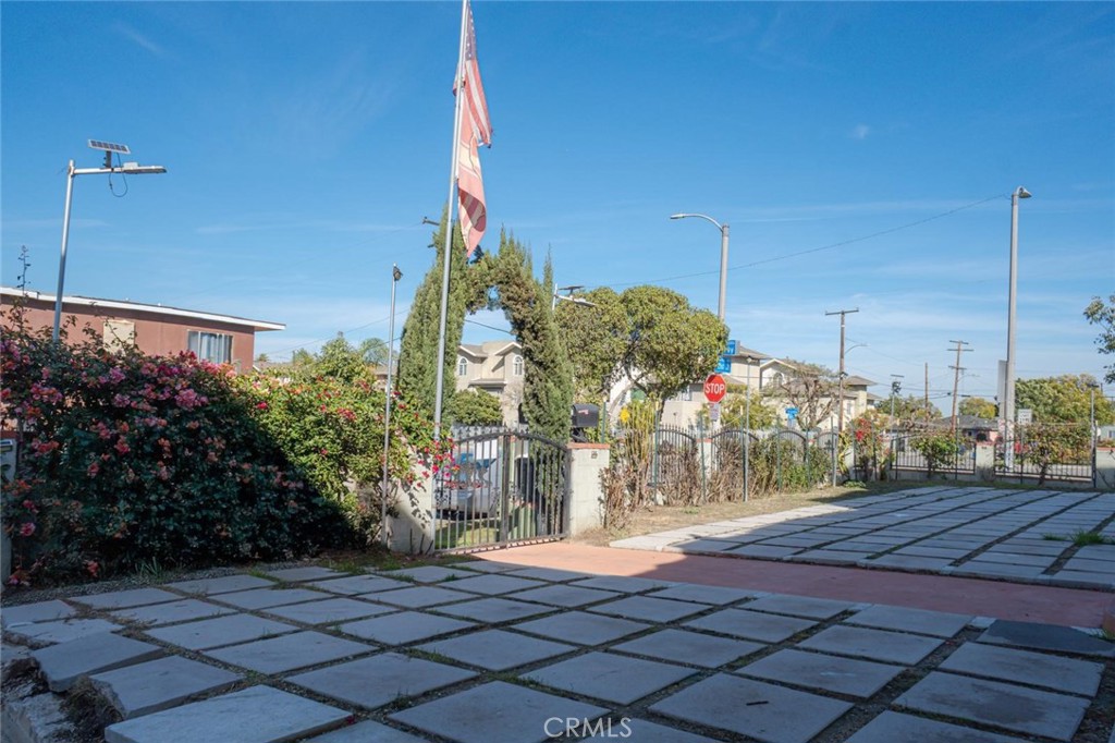 Los Angeles, California, 90061, United States, 14 Bedrooms Bedrooms, ,8 BathroomsBathrooms,Residential,For Sale,1855193