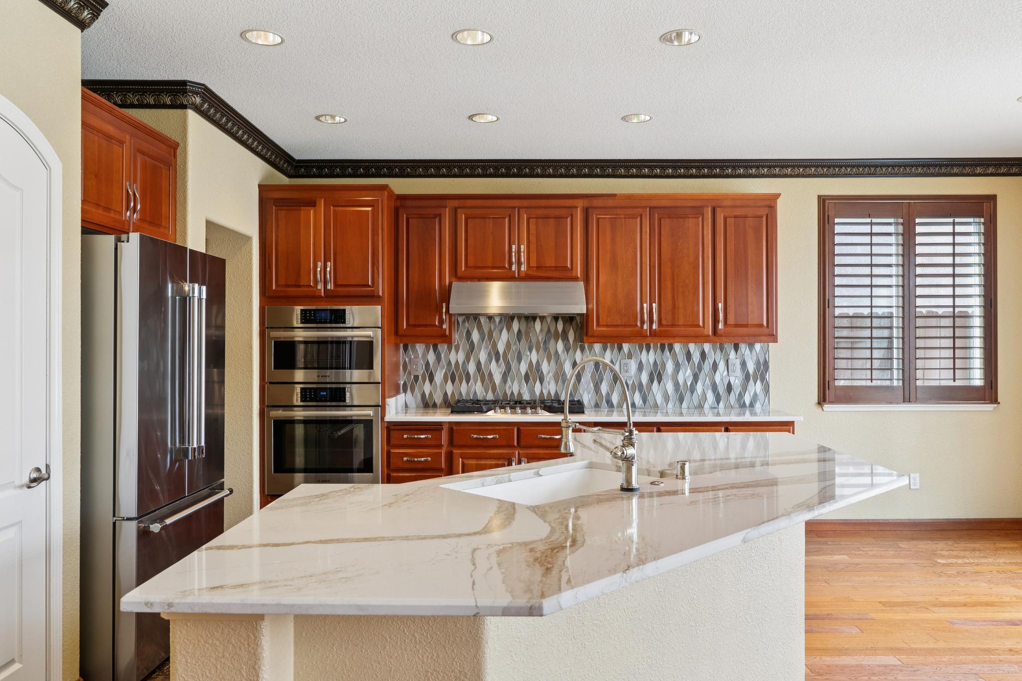  Gorgeous Two-Story Oakley Home - 物件實景