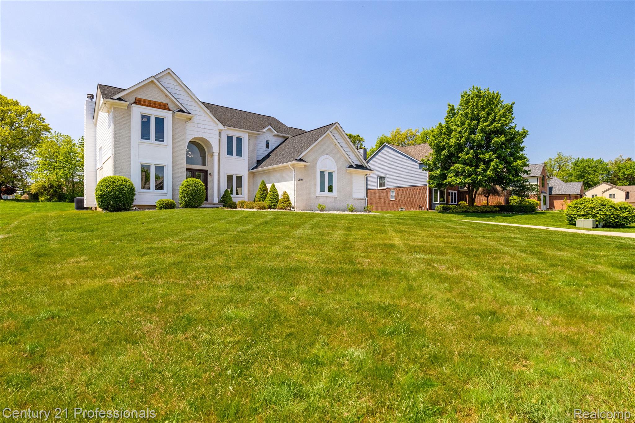 LakeOrion, Michigan, 48359, United States, 4 Bedrooms Bedrooms, ,3 BathroomsBathrooms,Residential,For Sale,1973715