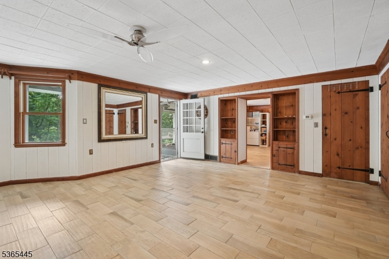 Kinnelon Boro, New Jersey, 07405-2443, United States, 4 Bedrooms Bedrooms, ,3 BathroomsBathrooms,Residential,For Sale,1861963