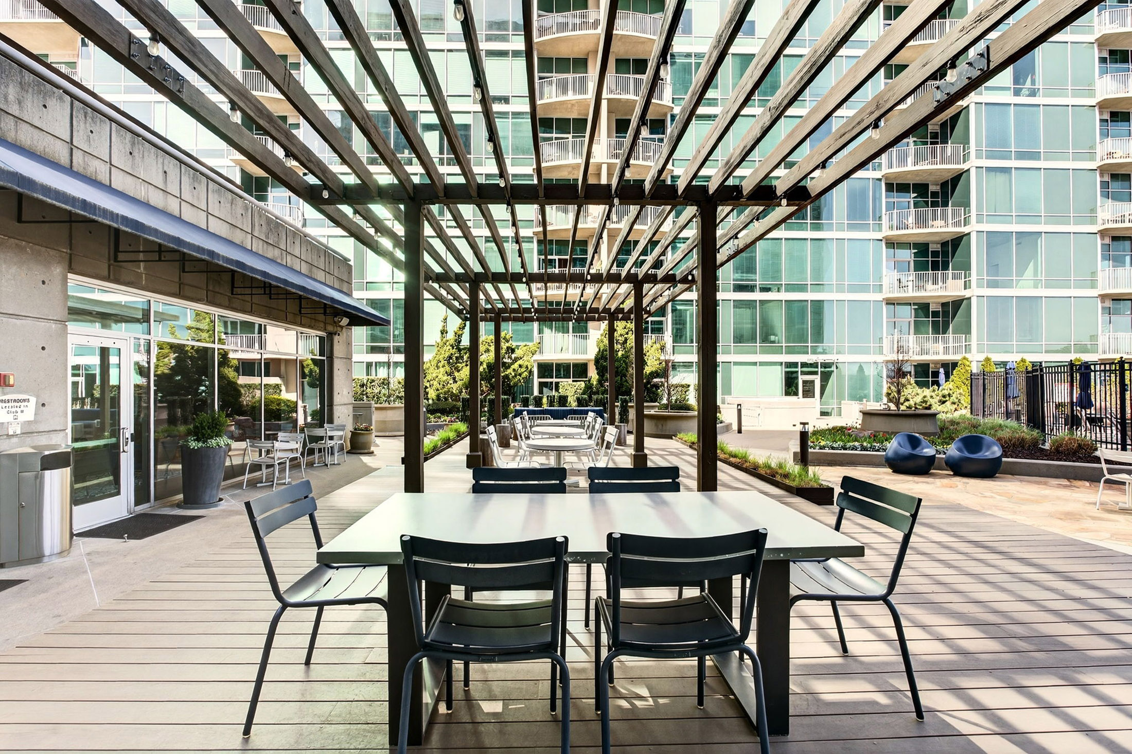  Light-filled Condo Perched Above Peachtree Street in Midtown - 物件實景