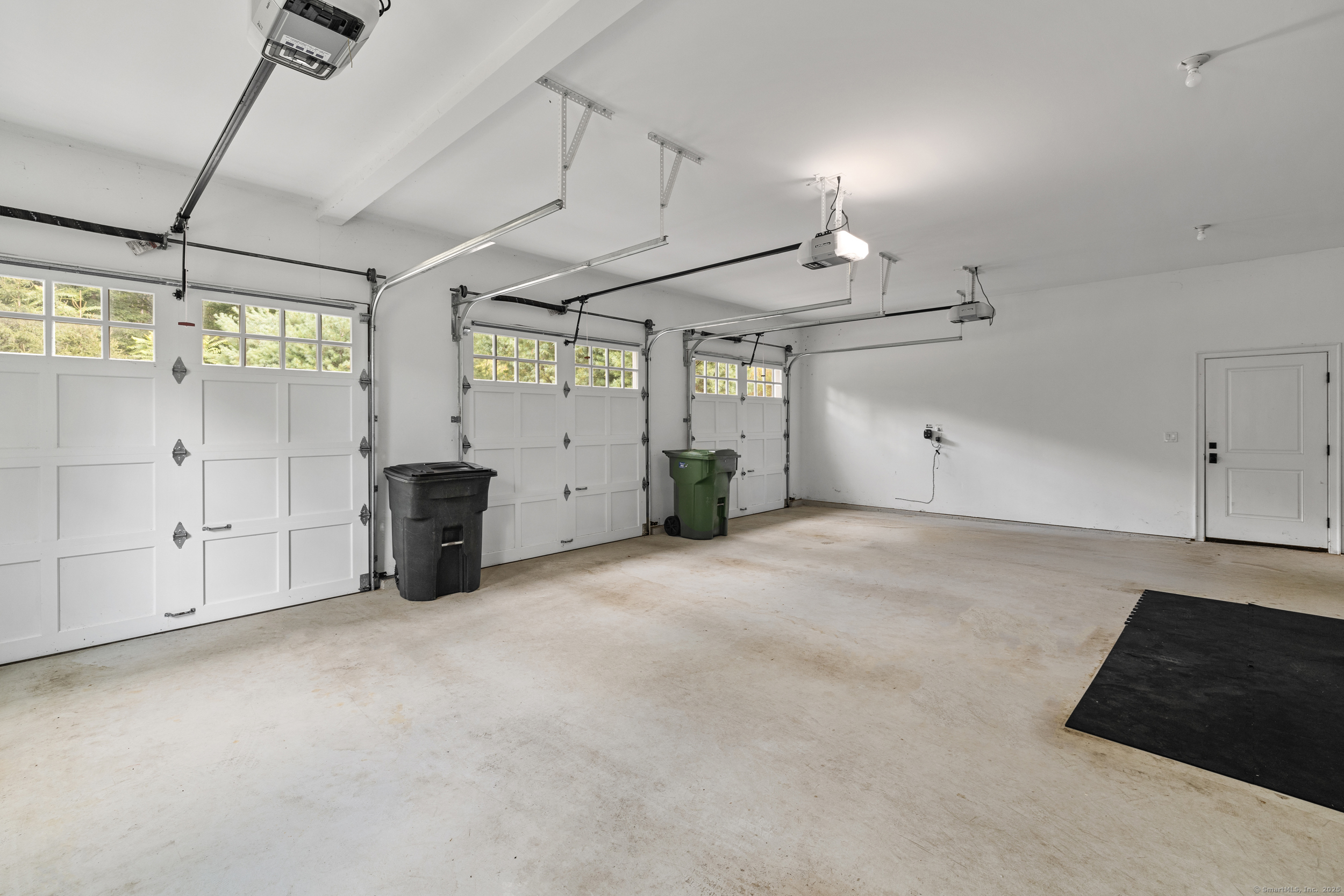Weston, Connecticut, 06883, United States, 5 Bedrooms Bedrooms, ,5 BathroomsBathrooms,Residential,For Sale,1938850