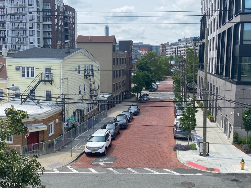 Newark City, New Jersey, 07105, United States, 2 Bedrooms Bedrooms, ,3 BathroomsBathrooms,Residential,For Sale,2003530