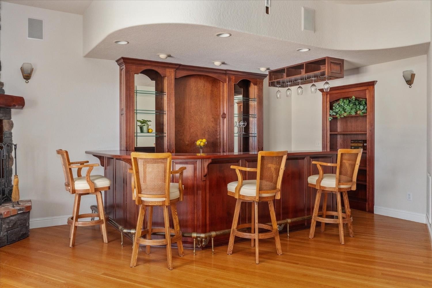 Angels Camp, California, 95222, United States, 5 Bedrooms Bedrooms, ,5 BathroomsBathrooms,Residential,For Sale,1979425