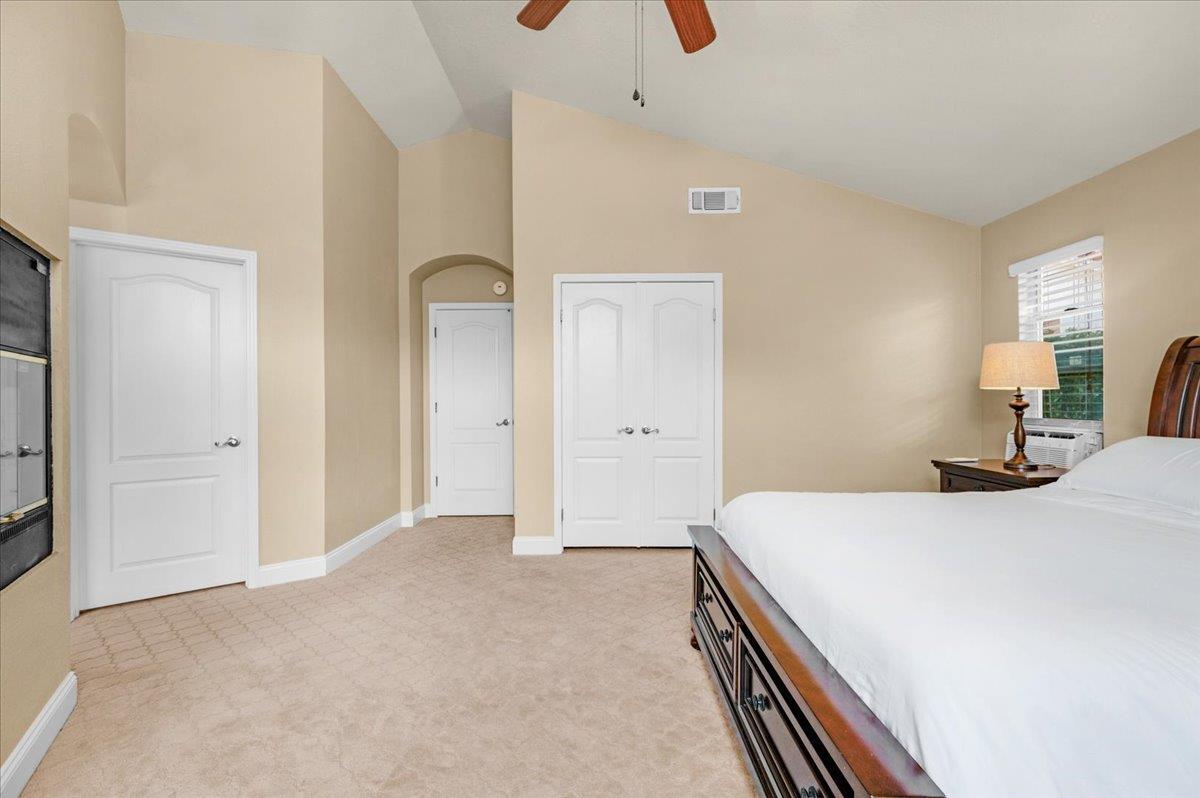 Fresno, California, 93720, United States, 5 Bedrooms Bedrooms, ,3 BathroomsBathrooms,Residential,For Sale,1981916