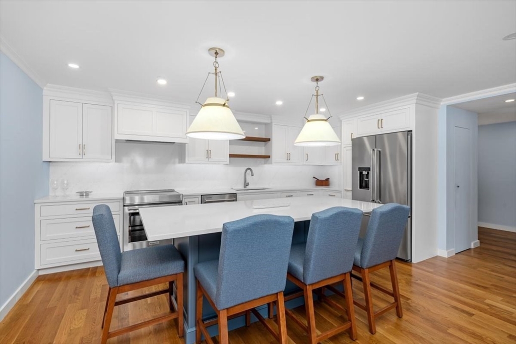 Quincy, Massachusetts, 02171, United States, 2 Bedrooms Bedrooms, ,2 BathroomsBathrooms,Residential,For Sale,1925406