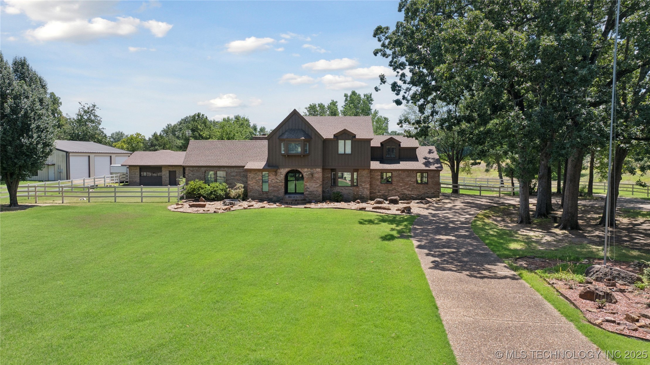 Pocola, Oklahoma, 74902, United States, 3 Bedrooms Bedrooms, ,3 BathroomsBathrooms,Residential,For Sale,1903793