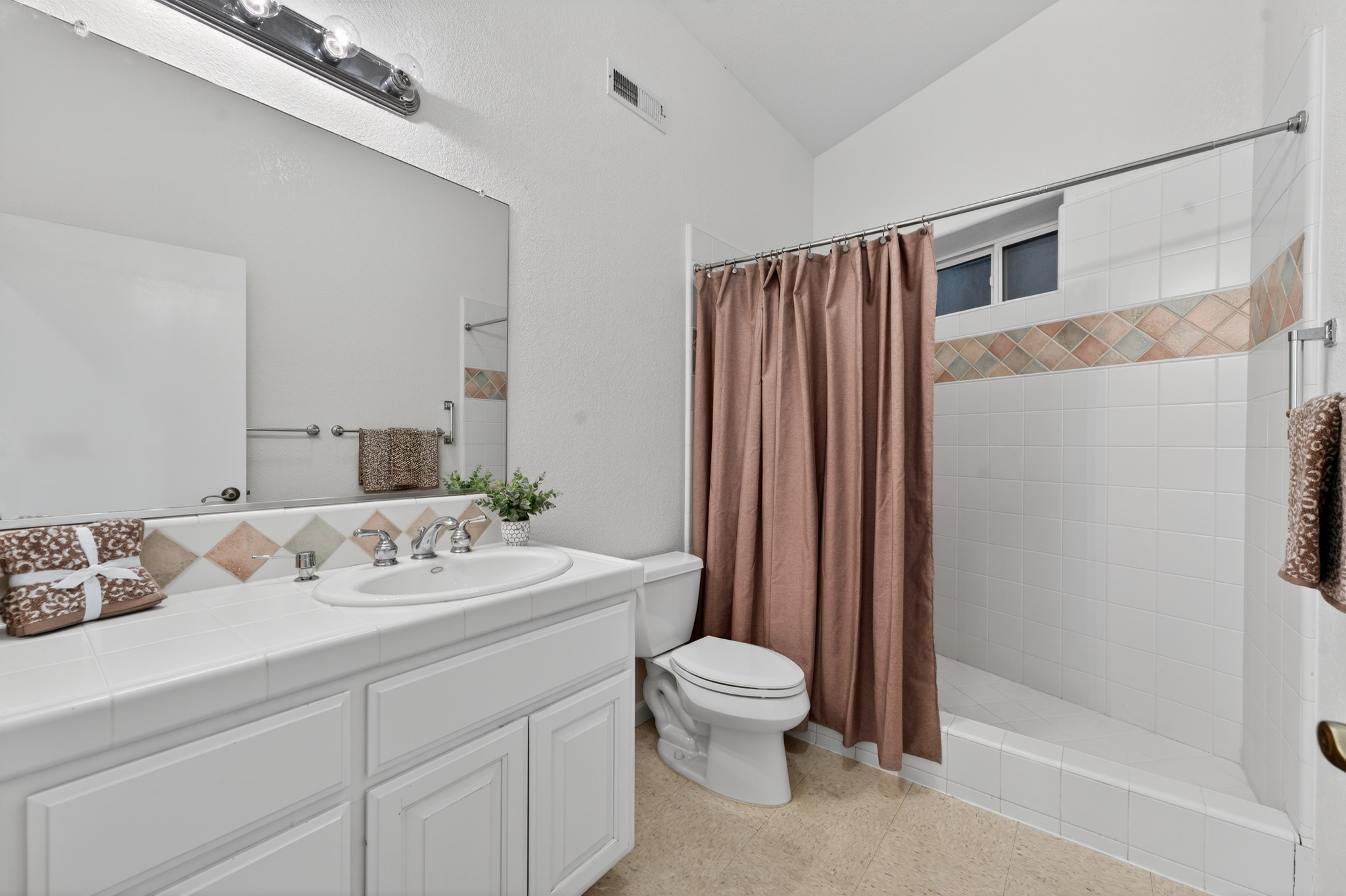  15620 Meadowlark Lane , Sutter Creek, CA 95685 - 物件實景