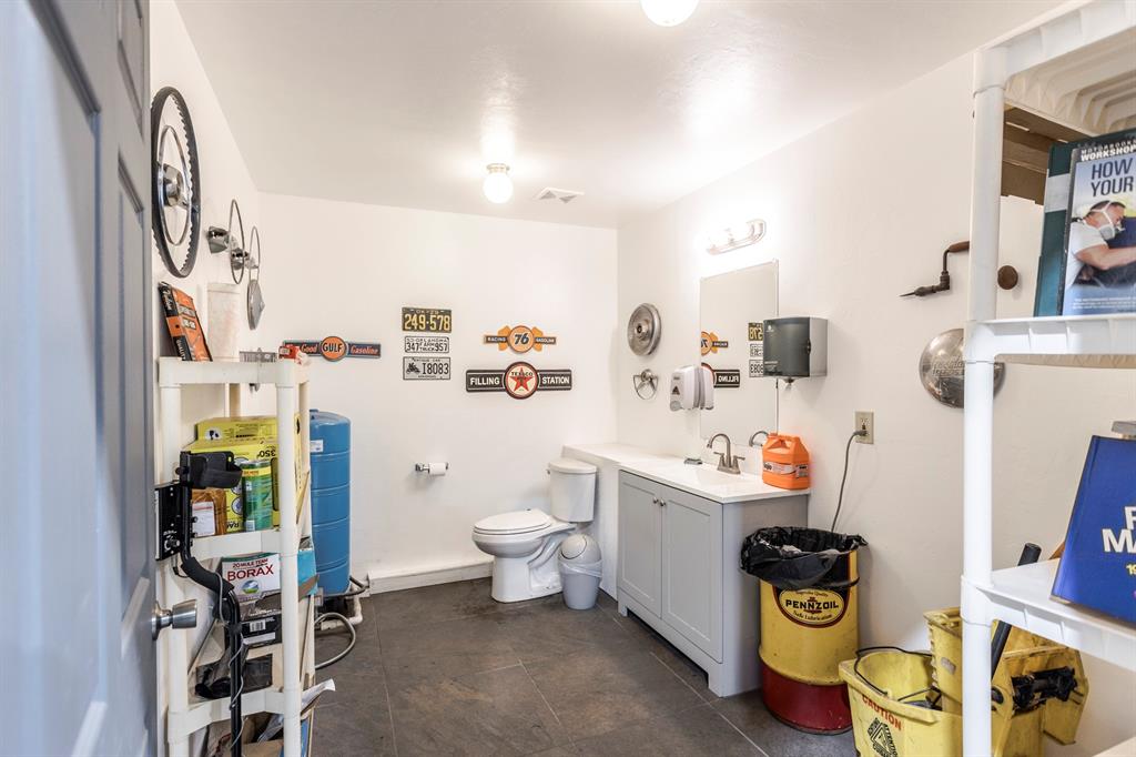 Newalla, Oklahoma, 74857, United States, 3 Bedrooms Bedrooms, ,3 BathroomsBathrooms,Residential,For Sale,1827930