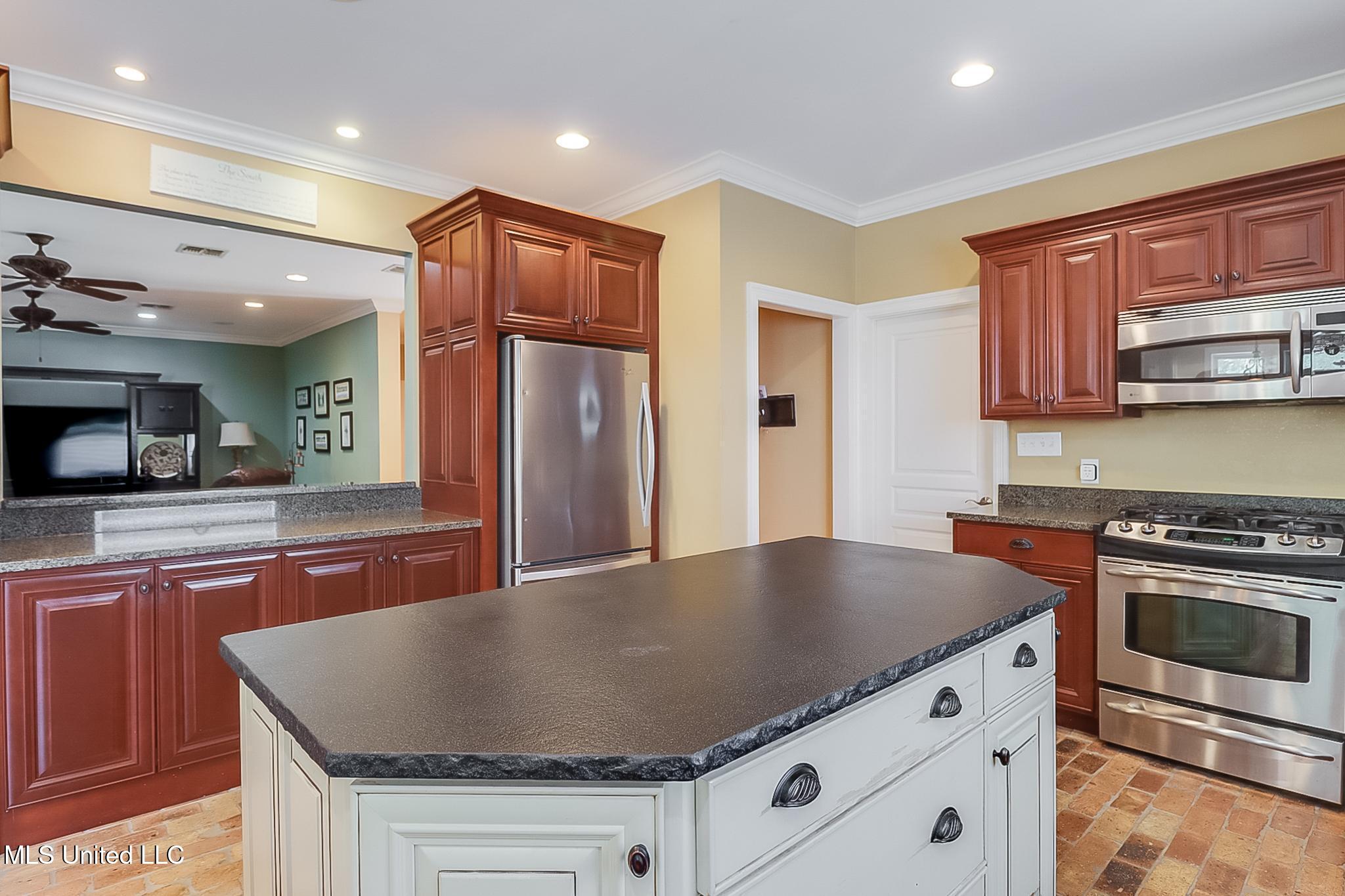 Pass Christian, Mississippi, 39571, United States, 3 Bedrooms Bedrooms, ,2 BathroomsBathrooms,Residential,For Sale,1779691