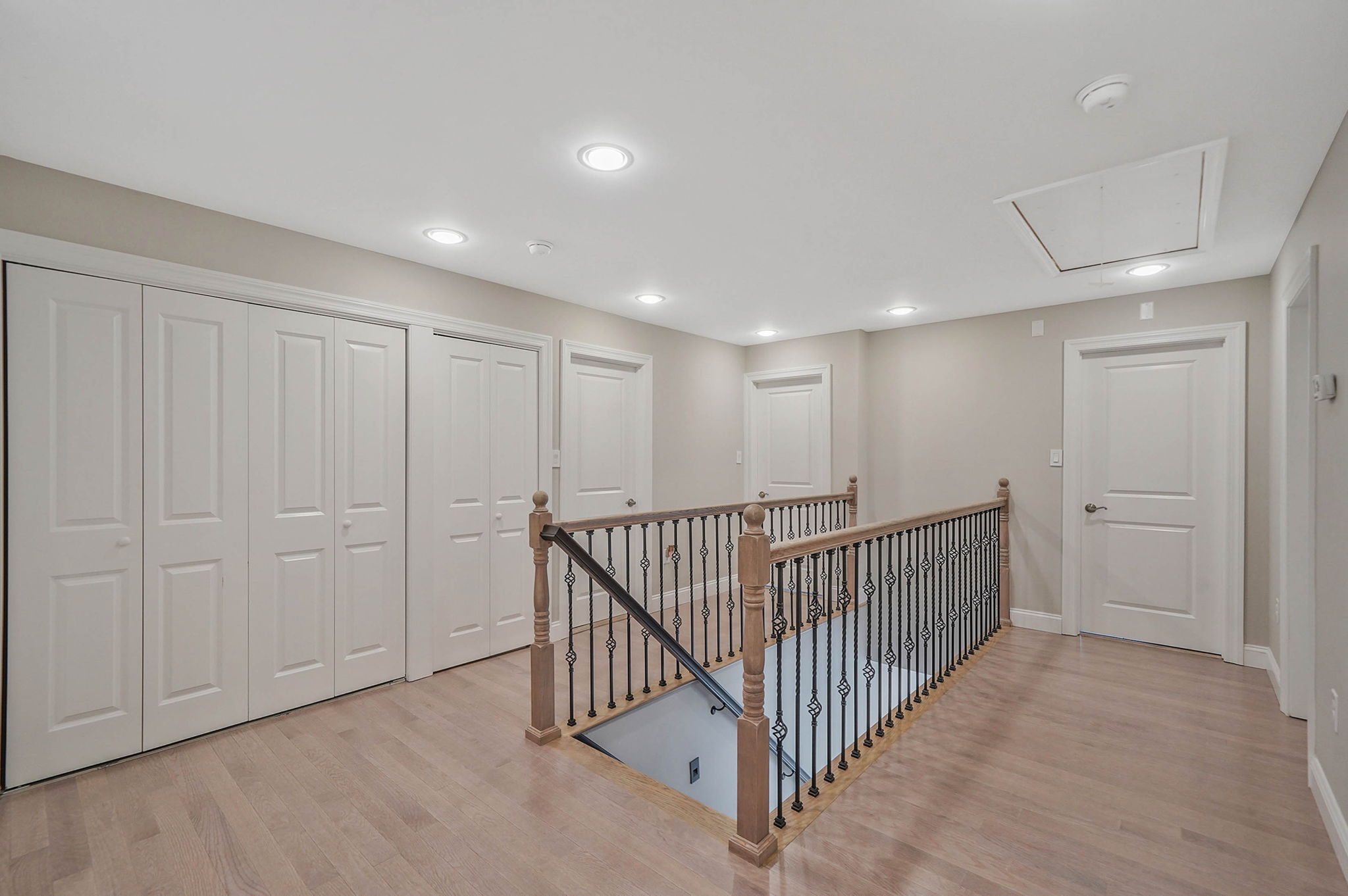 Cedarhurst, New York, 11516, United States, 5 Bedrooms Bedrooms, ,5 BathroomsBathrooms,Residential,For Sale,1851144