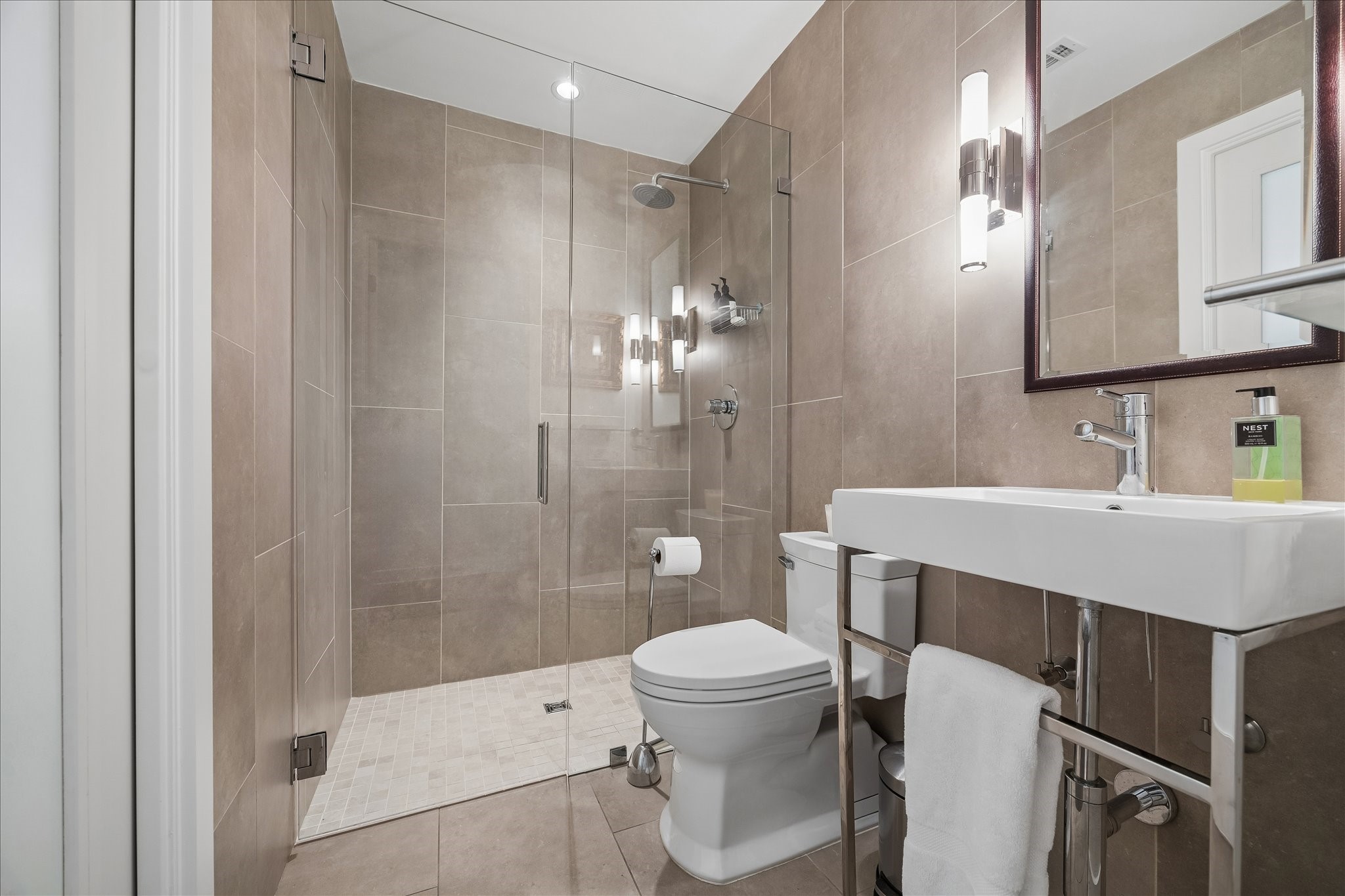  4114 Whitman Street - 物件實景