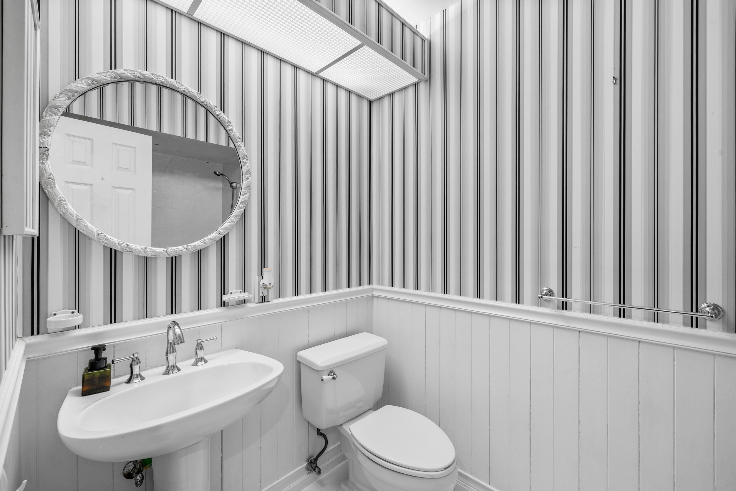 Tampa, Florida, 33618, United States, 3 Bedrooms Bedrooms, ,2 BathroomsBathrooms,Residential,For Sale,1994260