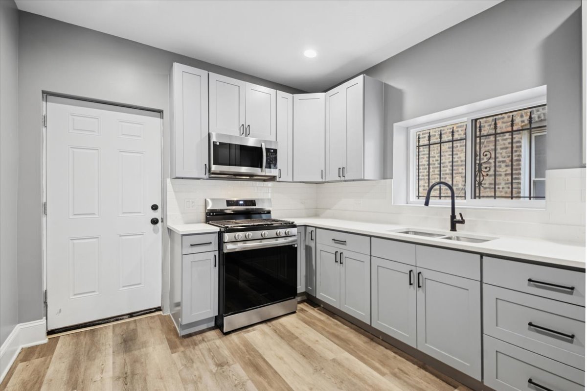 Chicago, Illinois, 60639, United States, 6 Bedrooms Bedrooms, ,Residential,For Sale,1974206