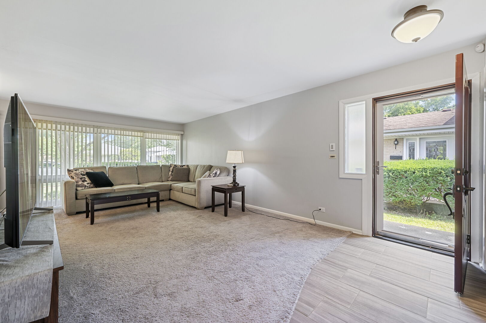 Glenview, Illinois, 60025, United States, 4 Bedrooms Bedrooms, ,3 BathroomsBathrooms,Residential,For Sale,1934626