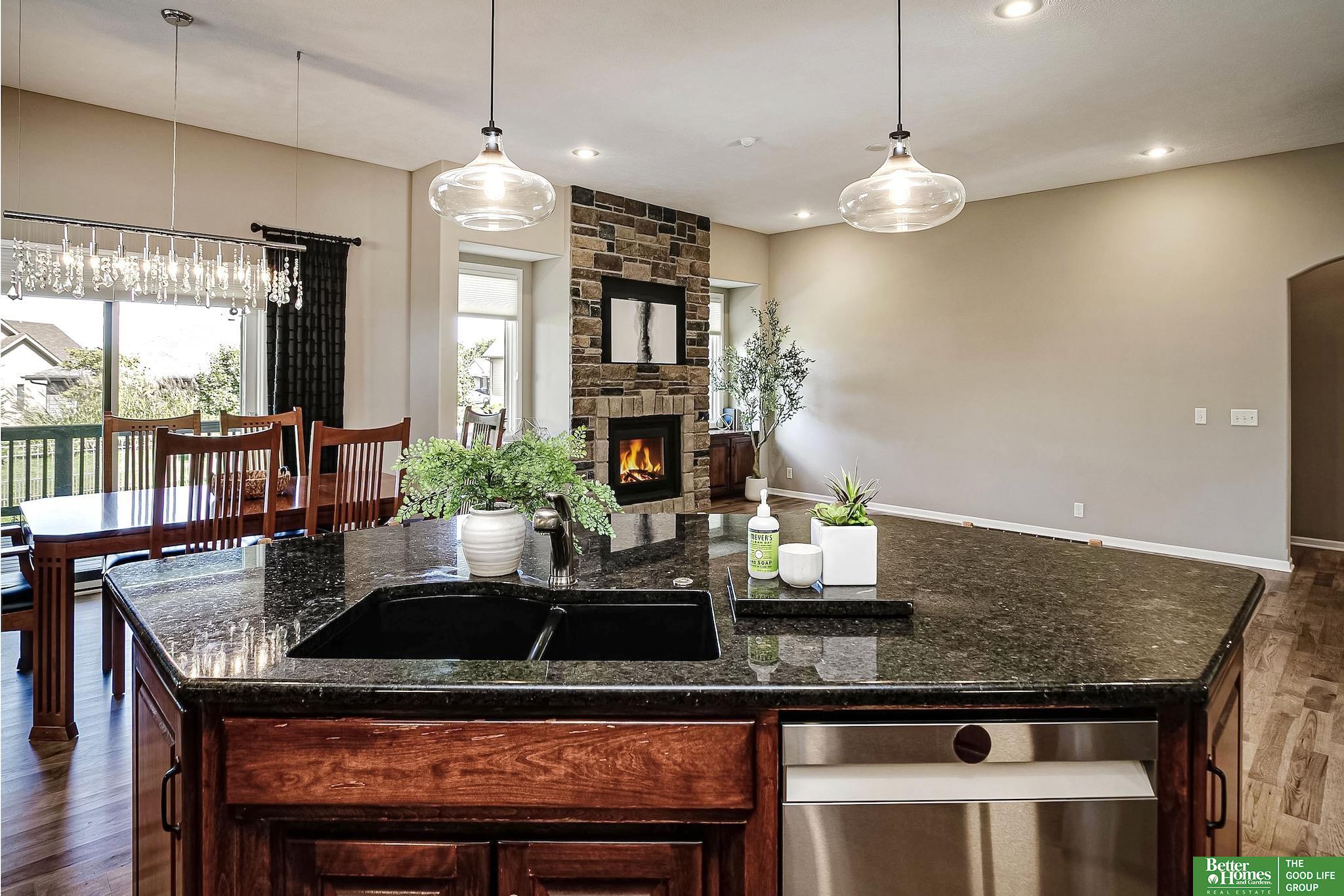 Pasadena Cir, Omaha, NE 68130