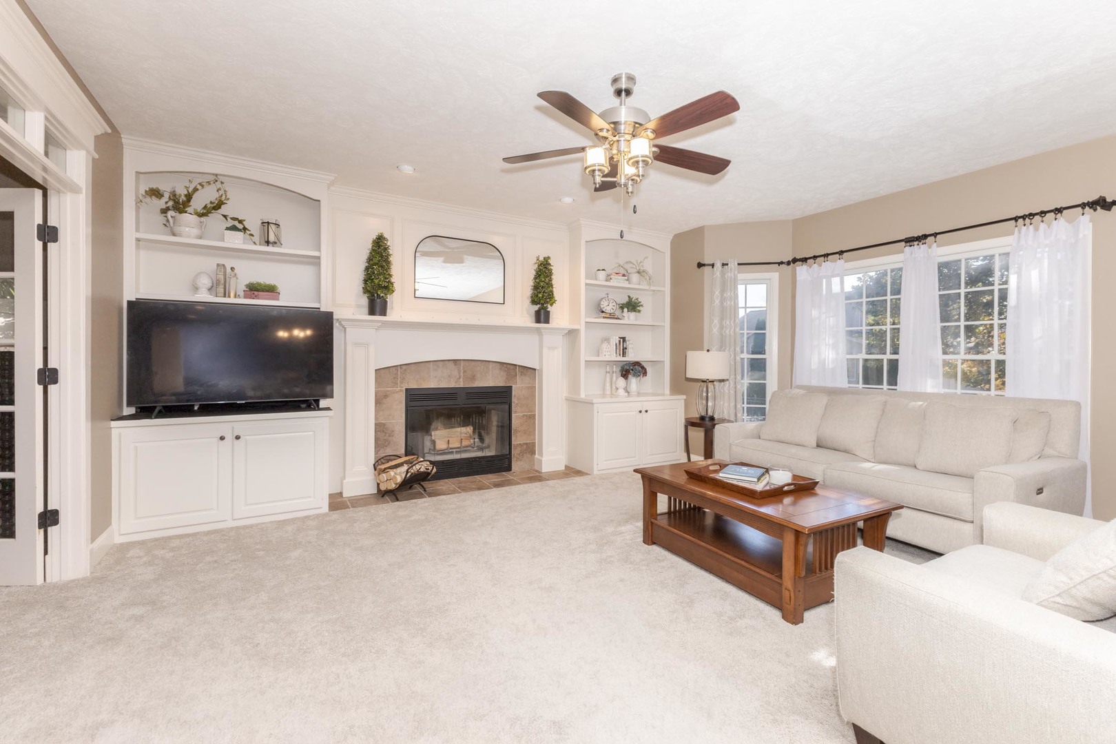 Bloomington, Illinois, 61704, United States, 4 Bedrooms Bedrooms, ,4 BathroomsBathrooms,Residential,For Sale,1996110