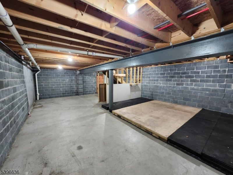 Fairfield Twp., New Jersey, 07004, United States, 3 Bedrooms Bedrooms, ,3 BathroomsBathrooms,Residential,For Sale,1990197