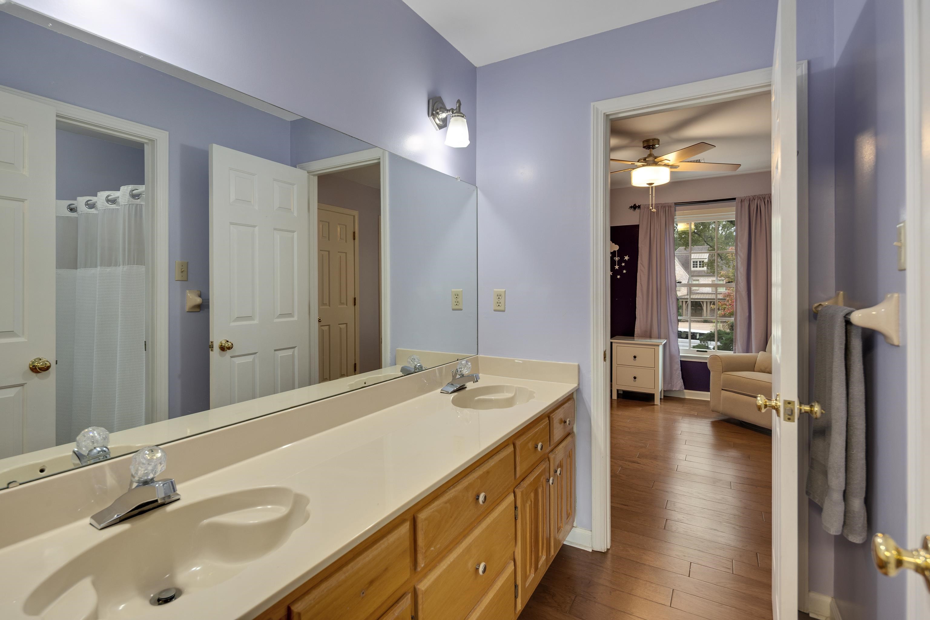 Memphis, Tennessee, 38117, United States, 4 Bedrooms Bedrooms, ,3 BathroomsBathrooms,Residential,For Sale,1972441