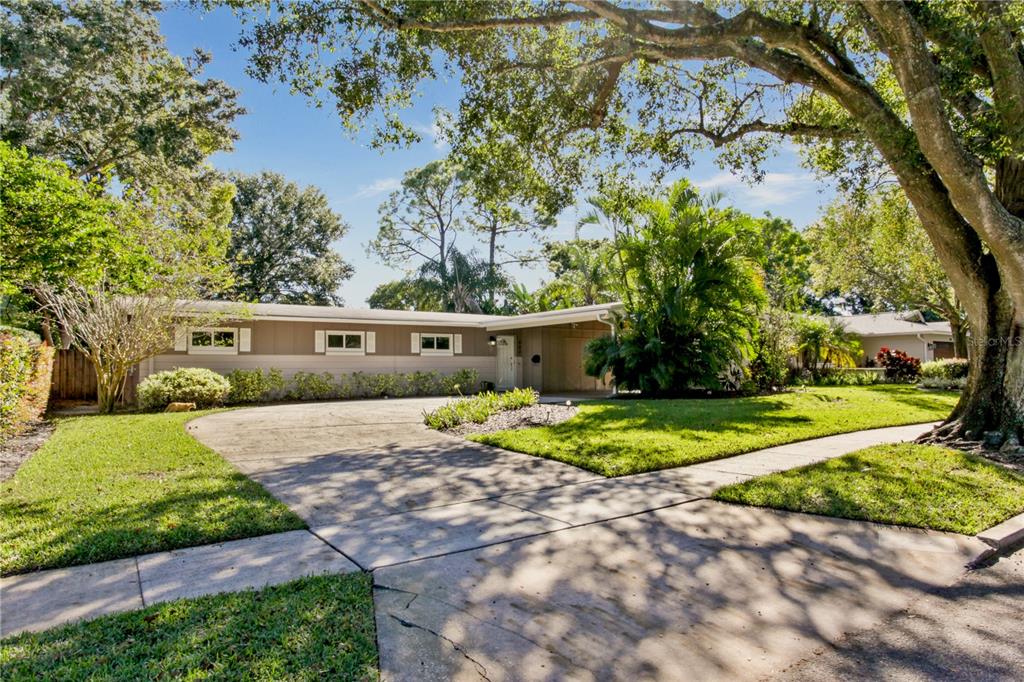 Winter Park, Florida, 32792, United States, 4 Bedrooms Bedrooms, ,2 BathroomsBathrooms,Residential,For Sale,1991999