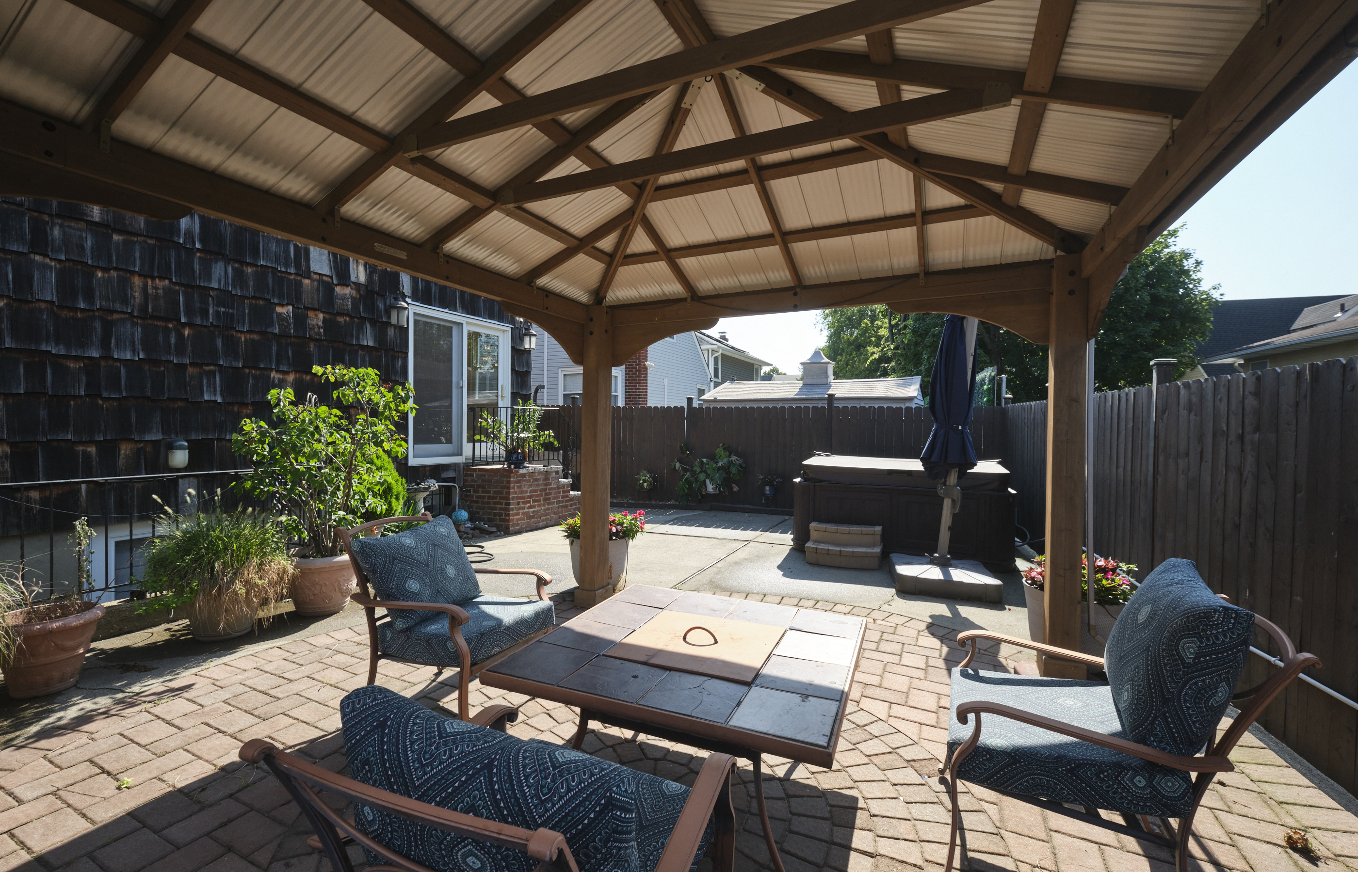 Floral Park, New York, 11001, United States, 5 Bedrooms Bedrooms, ,4 BathroomsBathrooms,Residential,For Sale,1980270