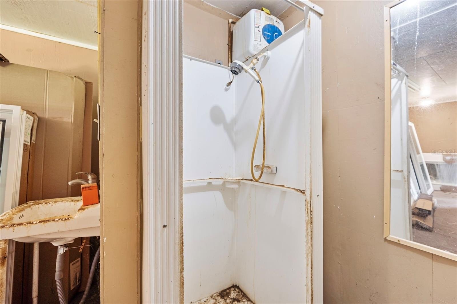 HAINES CITY, Florida, 33844, United States, 4 Bedrooms Bedrooms, ,3 BathroomsBathrooms,Residential,For Sale,1983329