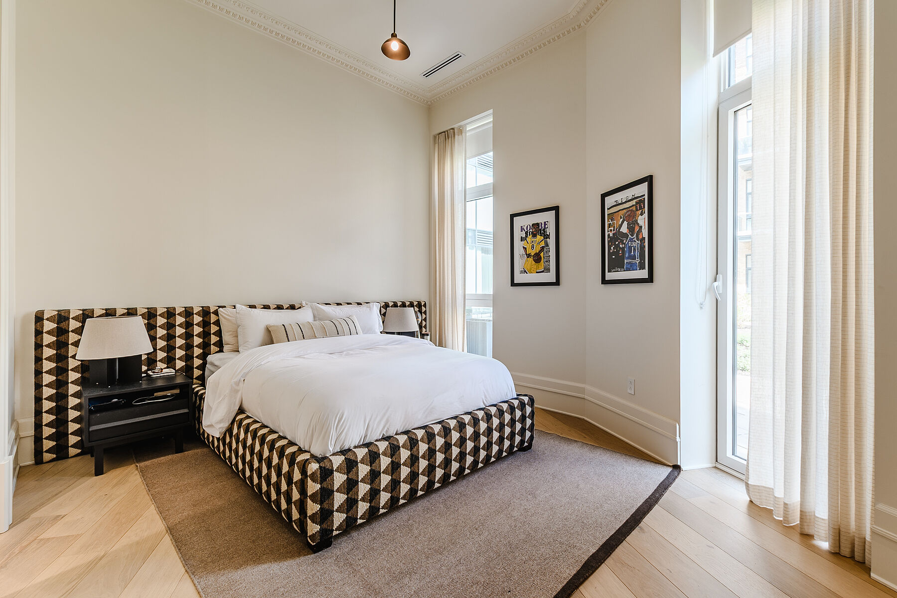  Stunning Custom Condo - 物件實景