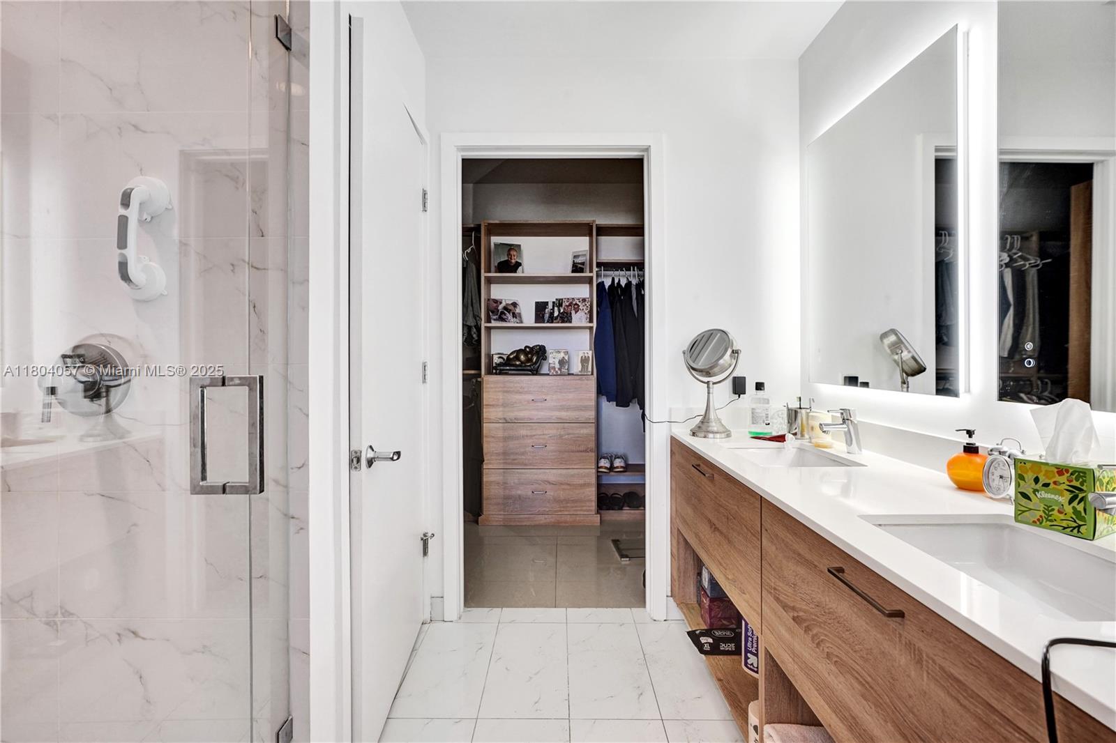 North Miami Beach, Florida, 33160, United States, 2 Bedrooms Bedrooms, ,2 BathroomsBathrooms,Residential,For Sale,1826638