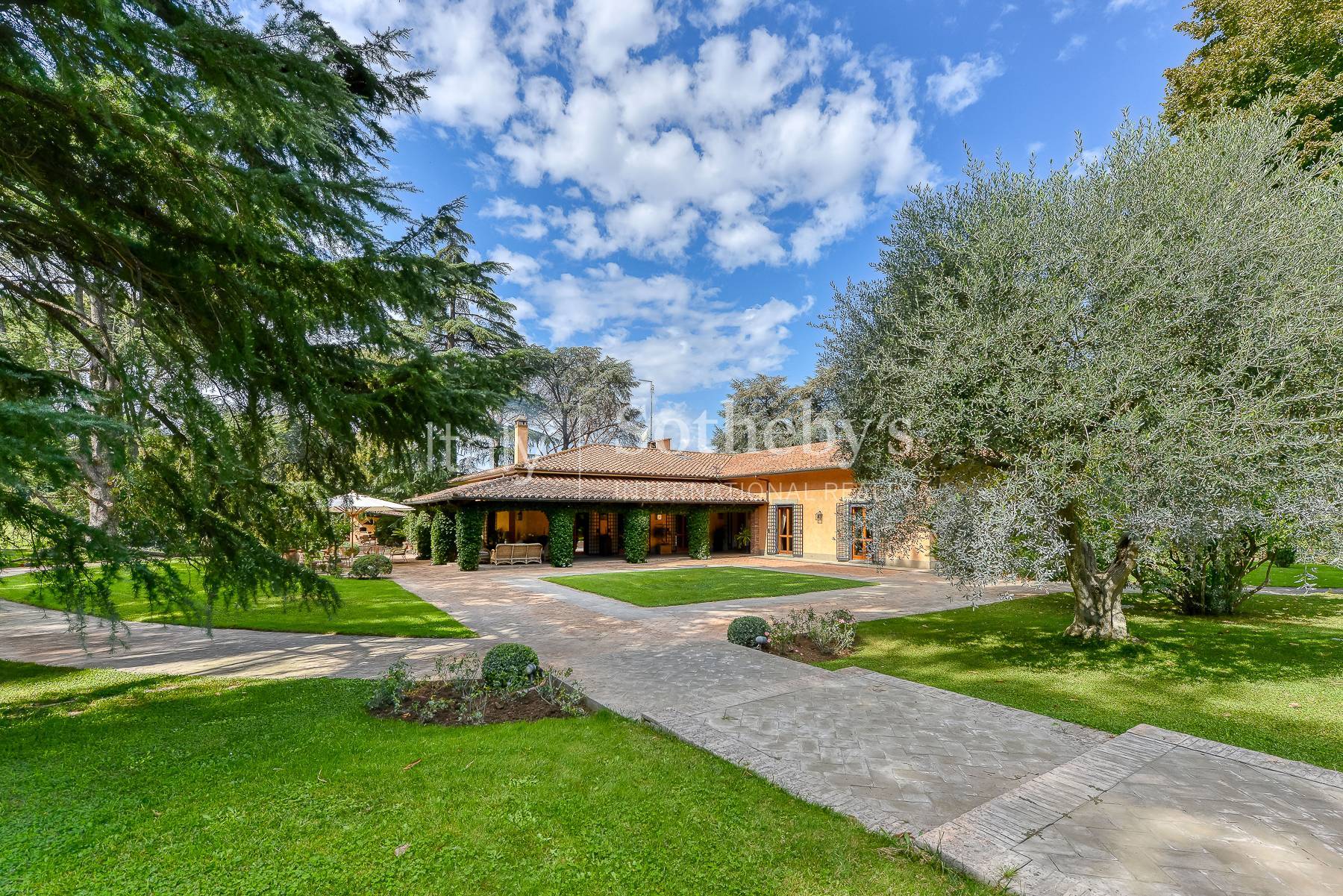  Elegant Roman Villa with Private Park and Pool - 物件實景